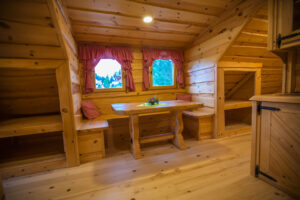 interior-log-cabin-accommodation-lake-bloke-nova-vas-slovenia